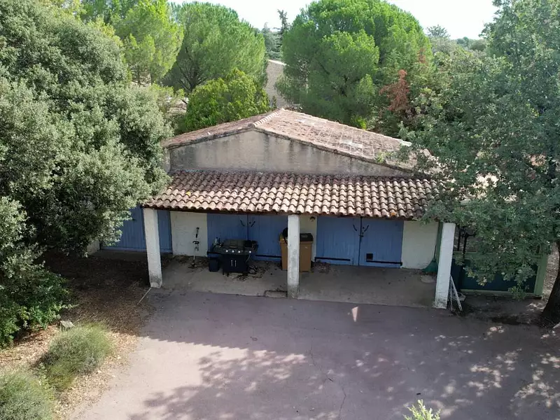 Terrain, 1 700 m²