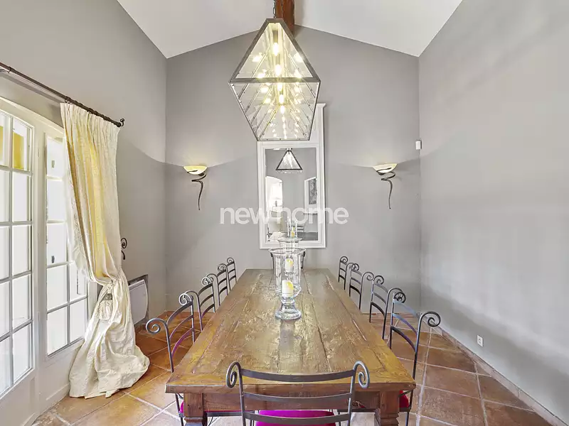 Maison, 270,24 m²