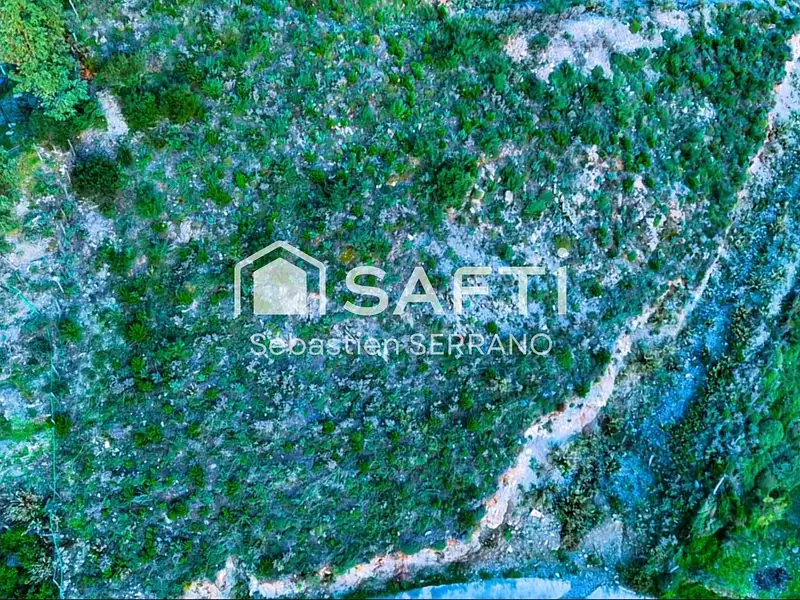 Terrain, 2 597 m²