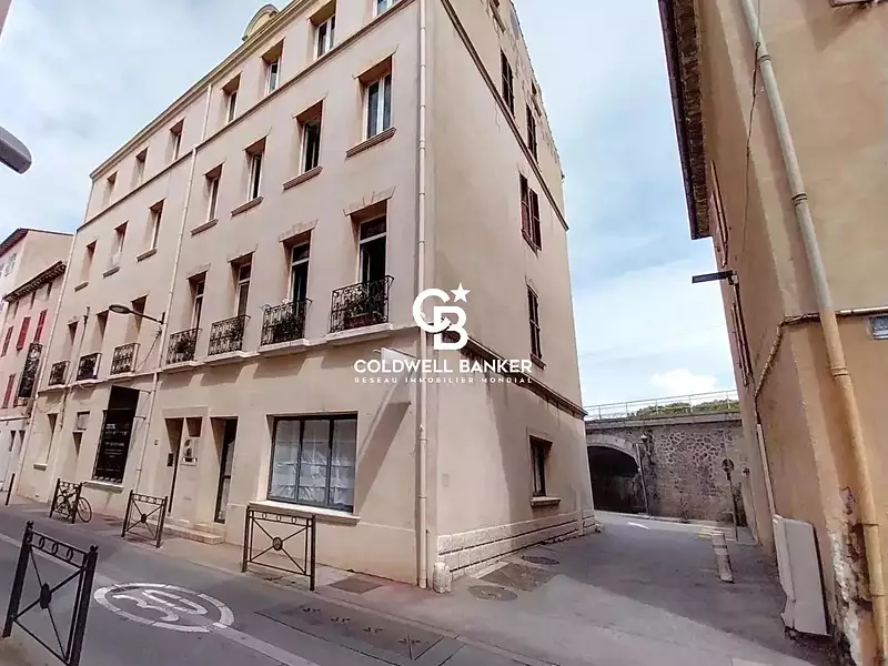 Immeuble, 658,76 m²