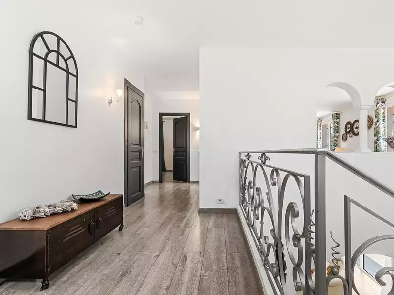 Maison, 251 m²