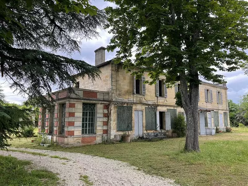 Maison, 630 m²