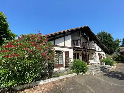 Maison, 216 m²
