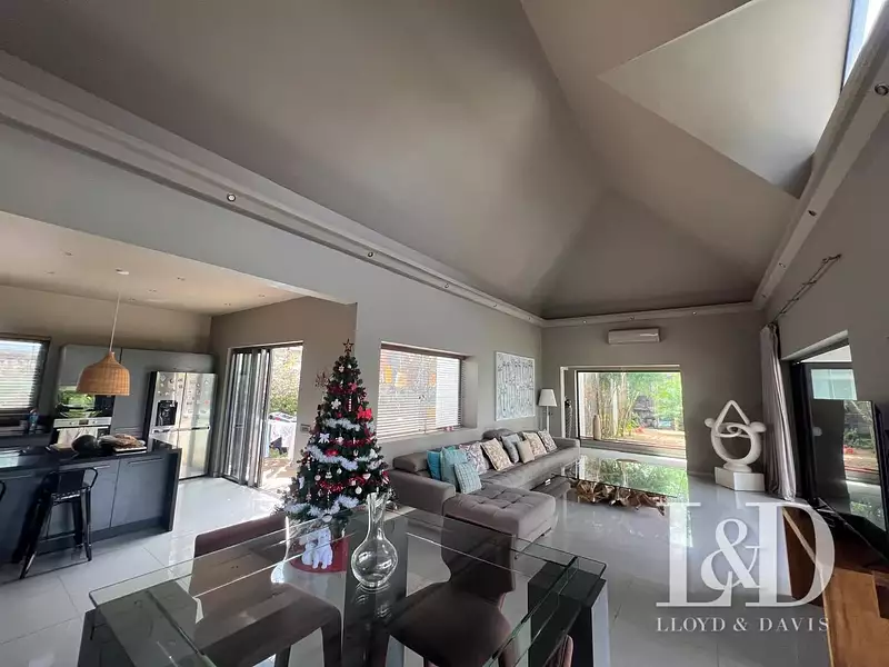 Maison, 330 m²