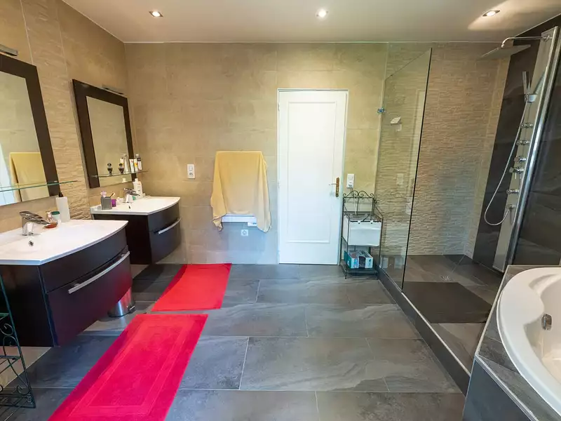 Maison, 370 m²