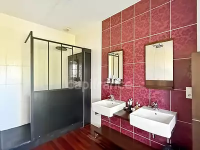 Maison, 272 m²