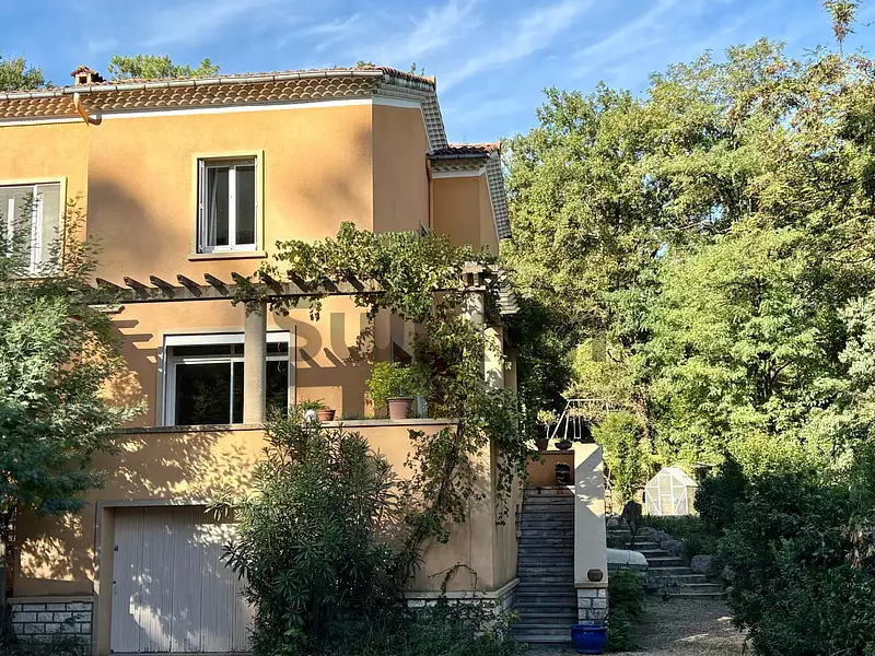 Maison, 169 m²