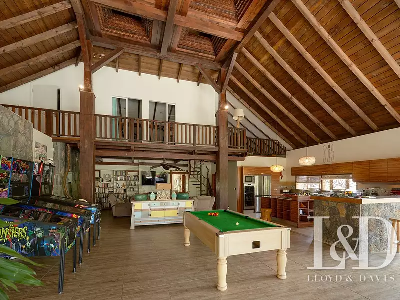 Maison, 250 m²