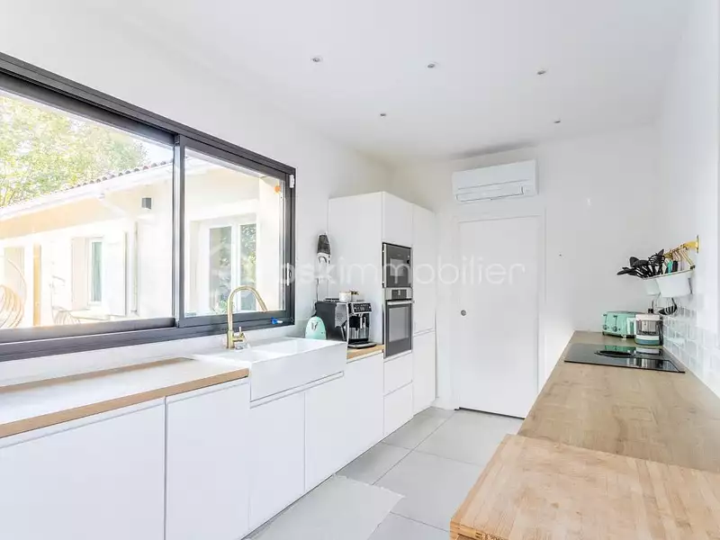 Maison, 260 m²