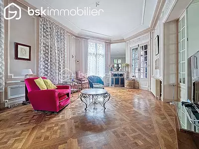 Maison, 305 m²