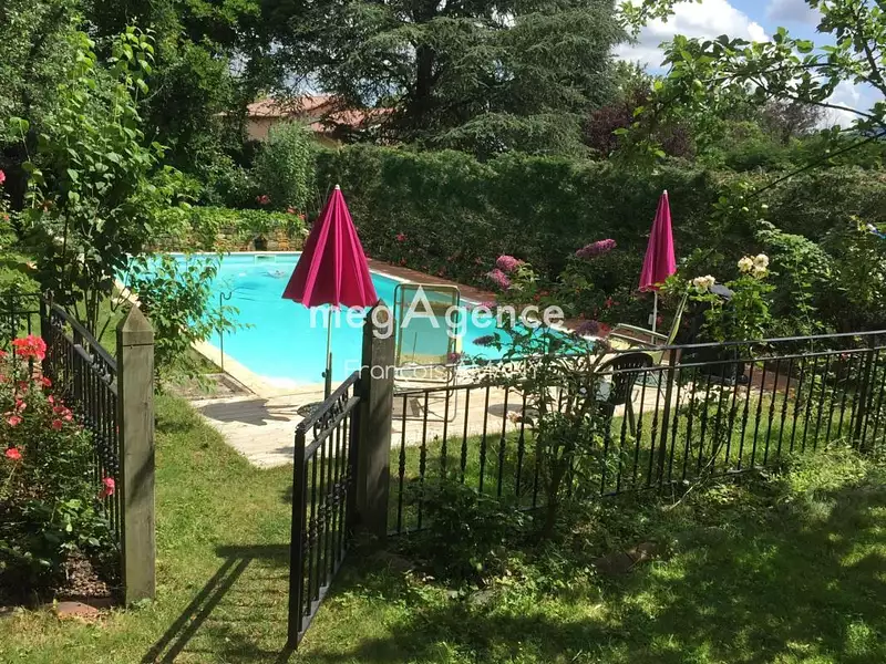Maison, 250 m²