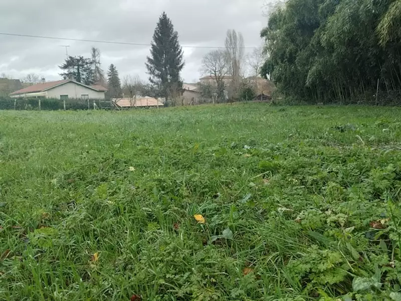 Terrain, 870 m²