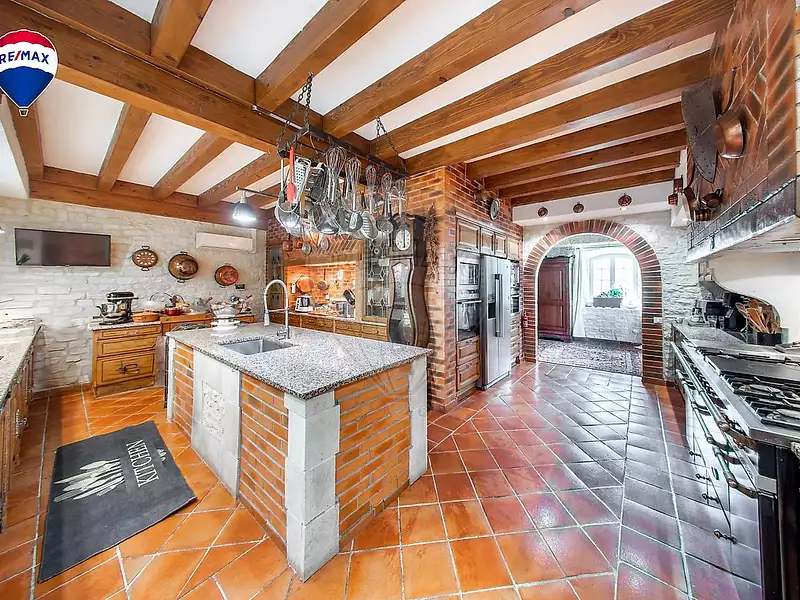 Maison, 306 m²