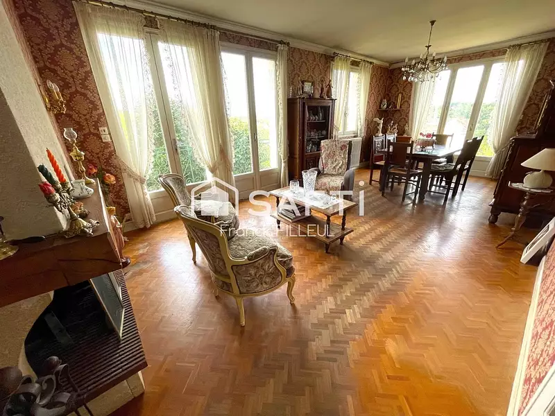 Maison, 245 m²