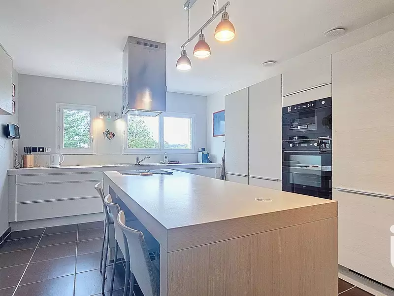Maison, 228 m²