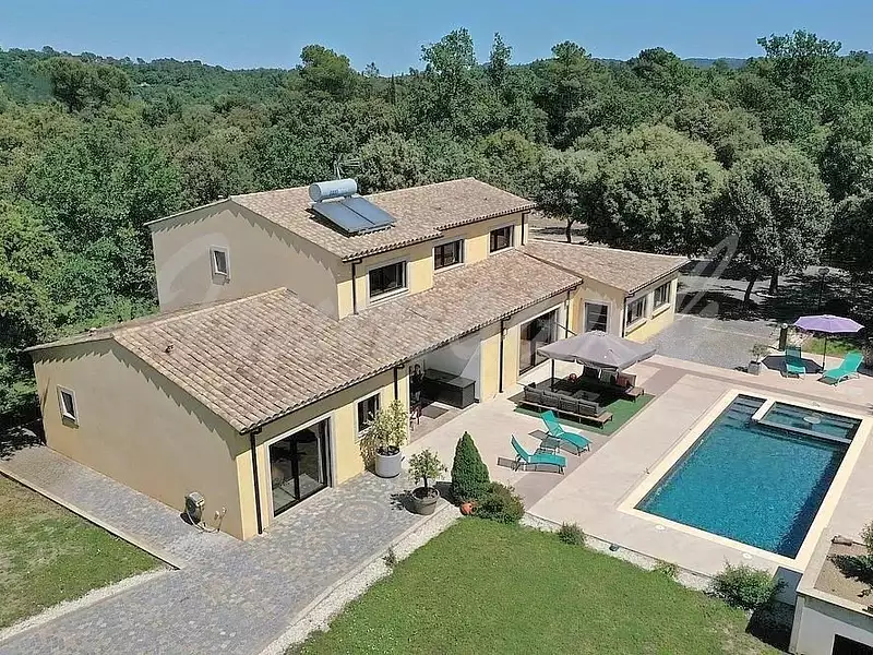 Maison, 257 m²