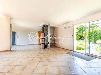 Maison, 179 m²