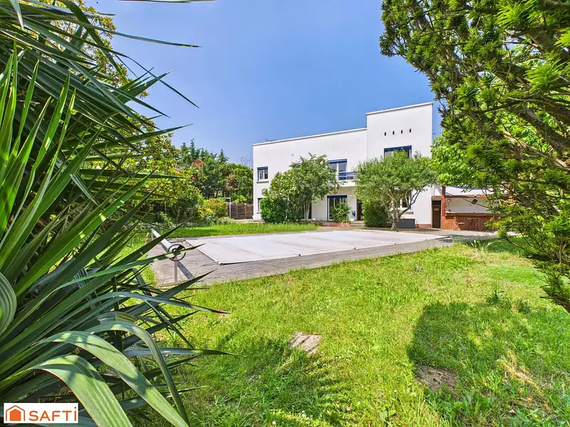 Maison, 220 m²