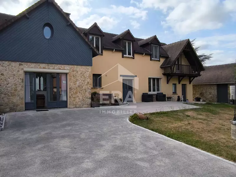 Maison, 240 m²
