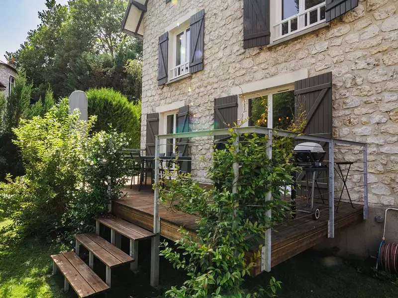 Maison, 240 m²