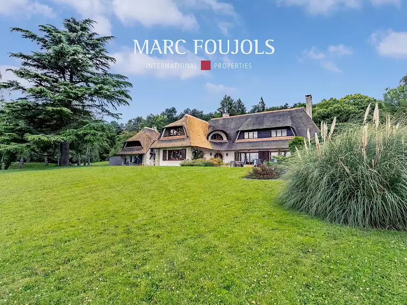 Maison, 240 m²