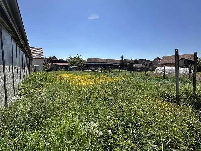 Terrain, 1 800 m²