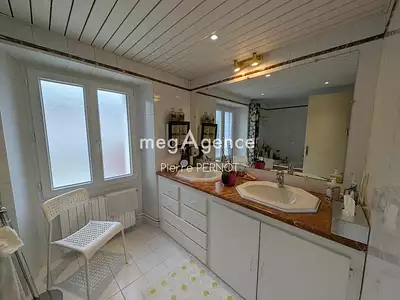 Maison, 251 m²