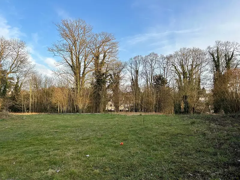 Terrain, 759 m²