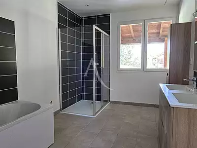 Maison, 250 m²