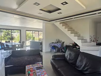 Maison, 167 m²