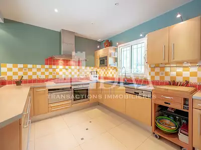 Maison, 222 m²