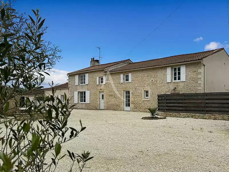 Maison, 242 m²