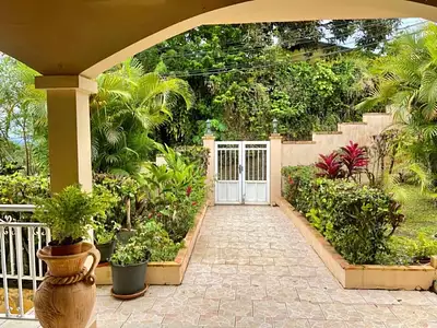Maison, 250 m²