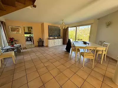 Maison, 240 m²