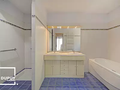 Maison, 220 m²
