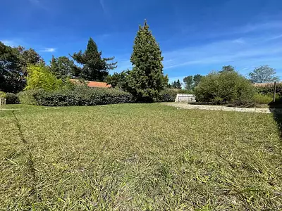 Terrain, 818 m²