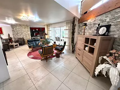 Maison, 318,67 m²