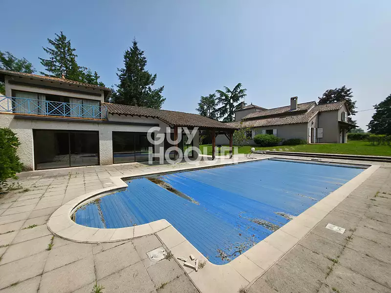 Maison, 340 m²