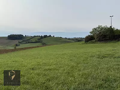 Terrain, 2 340 m²