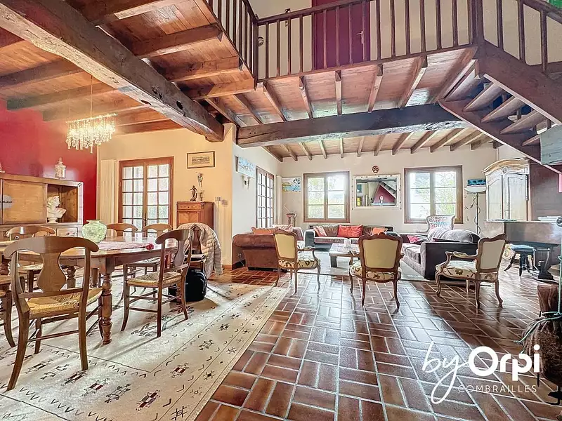 Maison, 319 m²