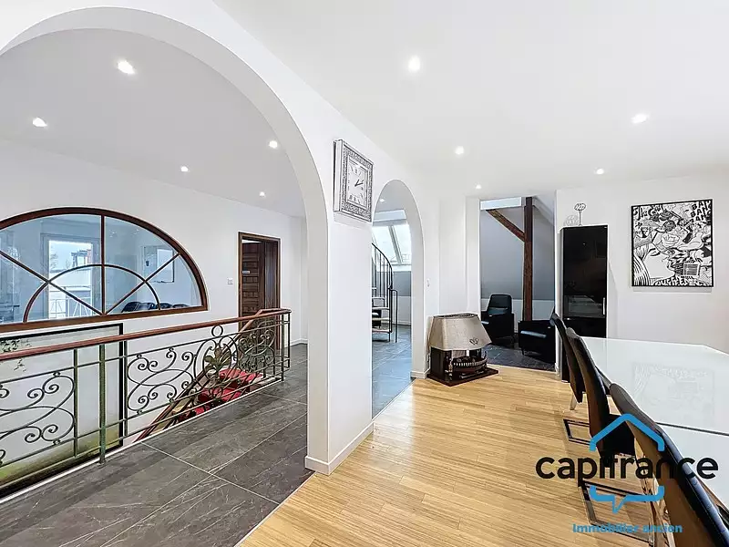 Maison, 275 m²