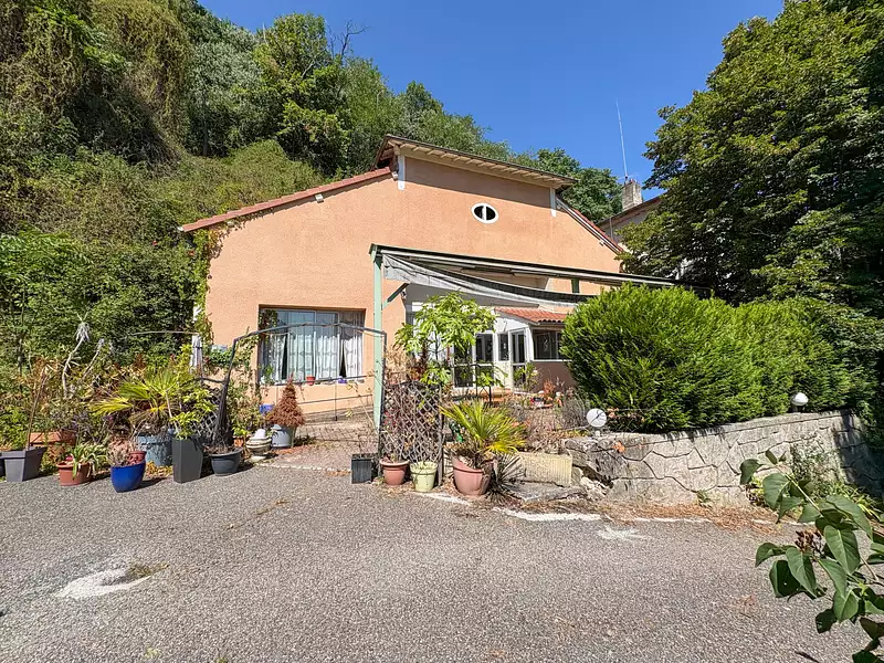 Divers, 650 m²