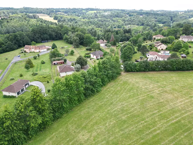 Terrain, 2 814 m²