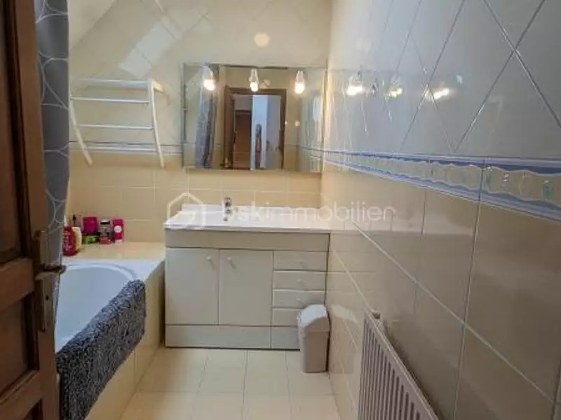 Maison, 210 m²