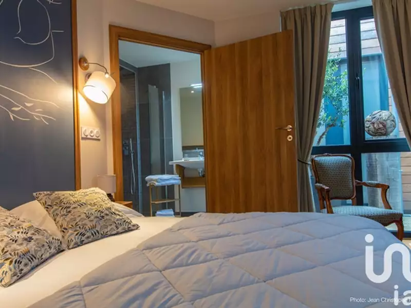 Immeuble, 305 m²