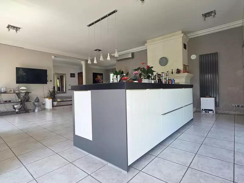 Maison, 241 m²
