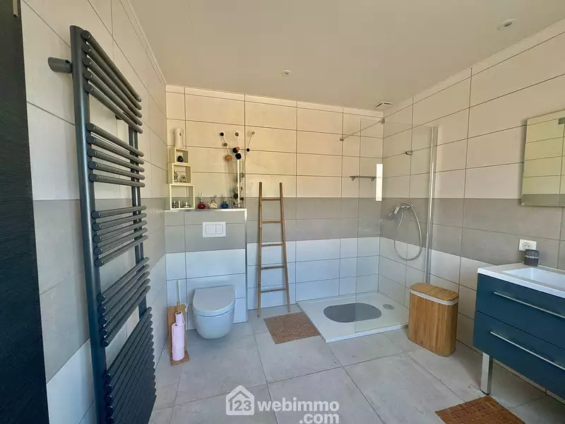 Maison, 166 m²