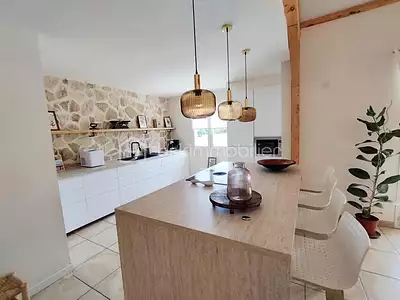 Maison, 219 m²