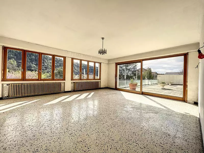 Immeuble, 1 050 m²
