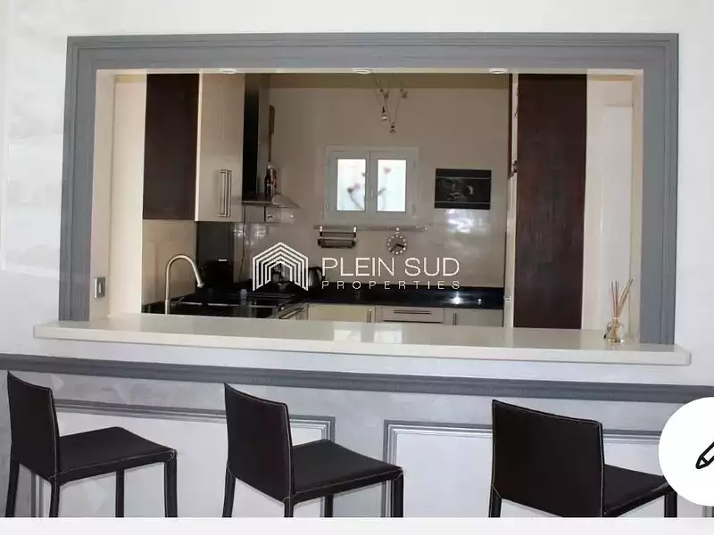 Maison, 270 m²